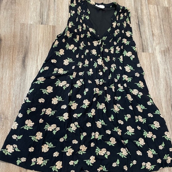 Entro Black, Yellow and Green Floral Tunic Short w/ Buttons in Front - Picture 1 of 9